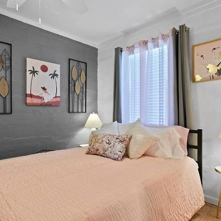 The Pink Oasis Waterfront 1 Bed Apt Apartment Тампа Екстериор снимка